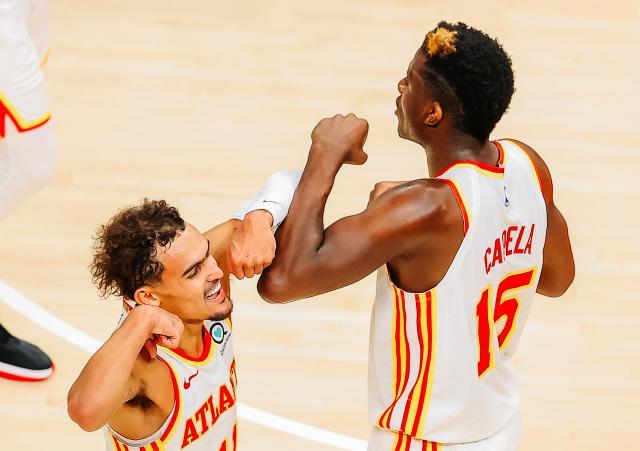 乐鱼体育下载-特雷·扬43分饼皇恐怖三双 连胜老鹰终于振翅翱翔